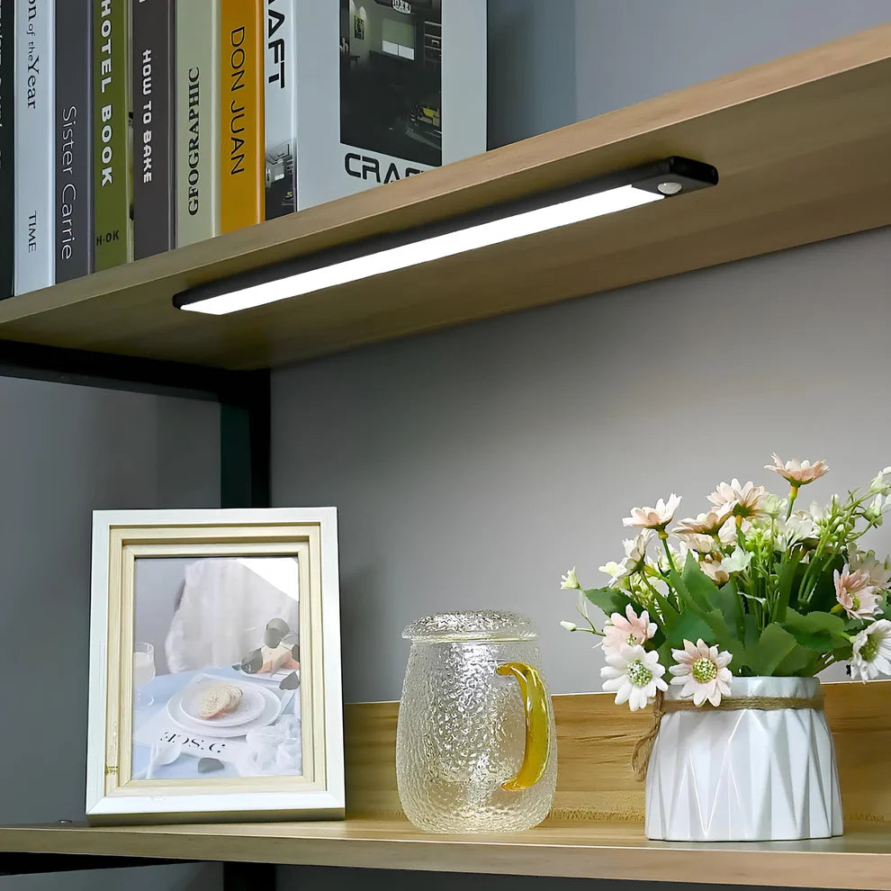Luz LED Ultrafina con Sensor de Movimiento (Recargable USB)