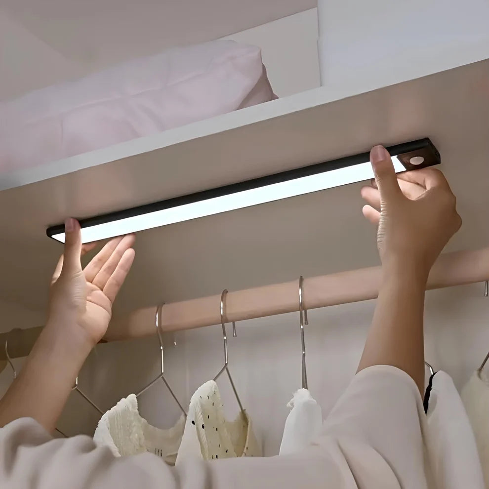 Luz LED Ultrafina con Sensor de Movimiento (Recargable USB)